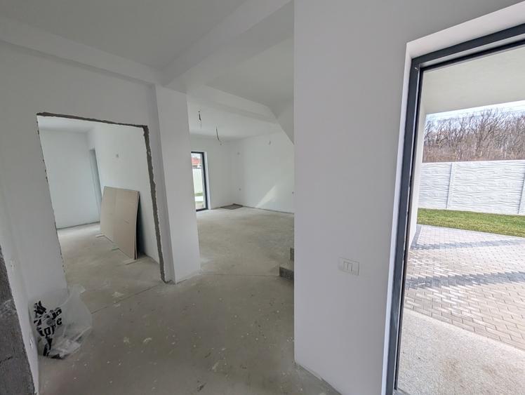 Casă individuală cu 4 camere cu Teren 430 Mp în Corbeanca