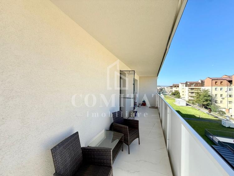 Apartament cu 3 camere semidecomandat, mobilat în Florești