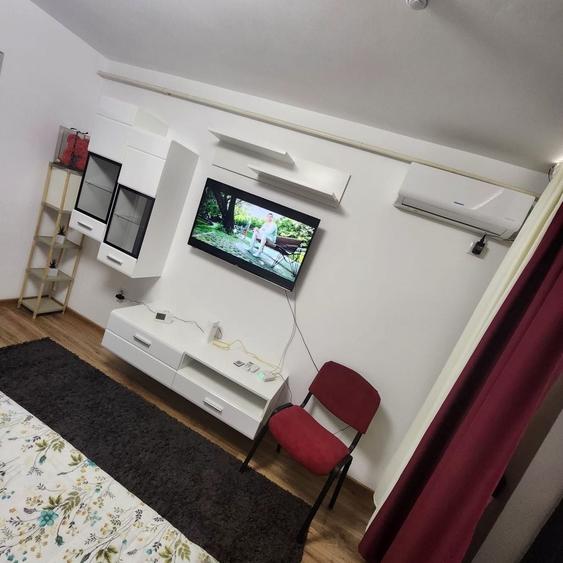 Vand garsoniera, etaj 4 cu lift, Hipodrom, capatul lui 2, blocul nou Concivia - 2
