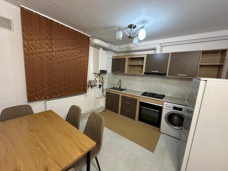 Apartament cu 3 camere semidecomandat în Năvodari Tabără