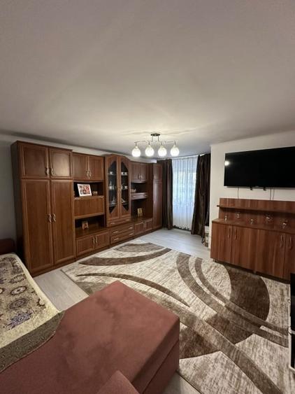 Apartament cu 3 camere decomandat, mobilat în Cornetu