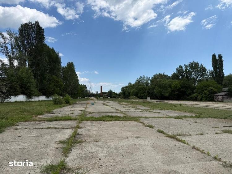 Spațiu comercial, de 13,000 mp, în Central