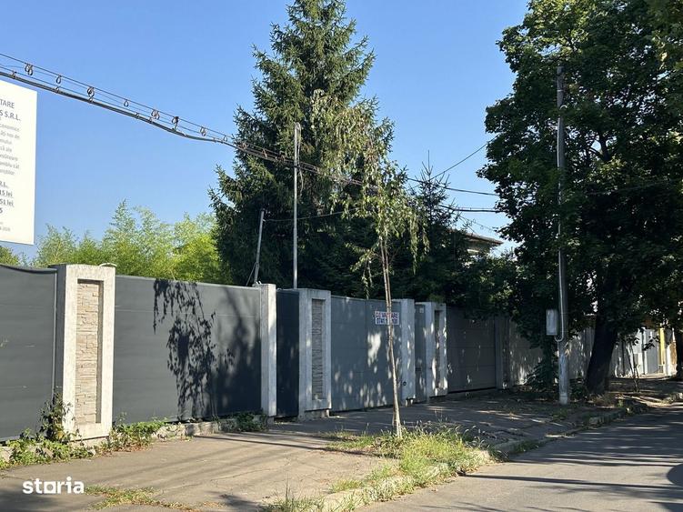 Teren de 1527 mp, în Central