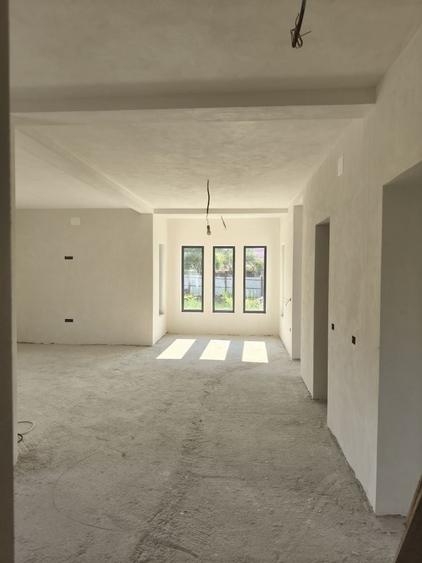 Casă cu 3 camere în Urechești