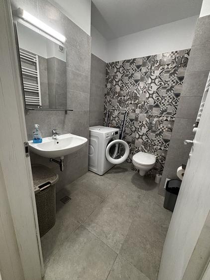 Apartament cu 3 camere decomandat în Blejoi
