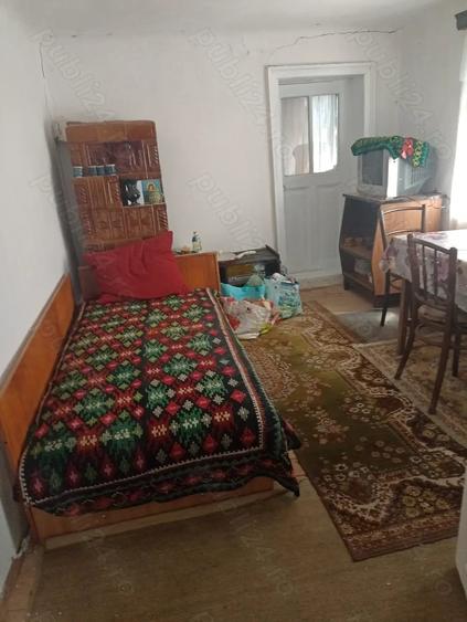 Casă cu 5 camere în Tăriceni