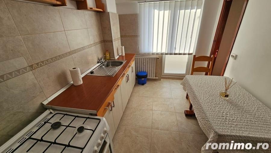 Apartament cu 3 camere decomandat în Ultracentral