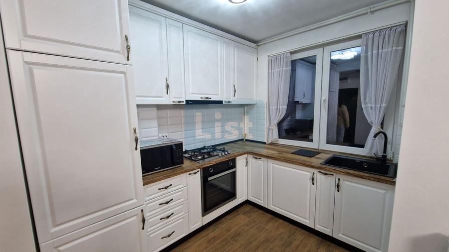 Apartament cu 2 camere semidecomandat, mobilat în Central