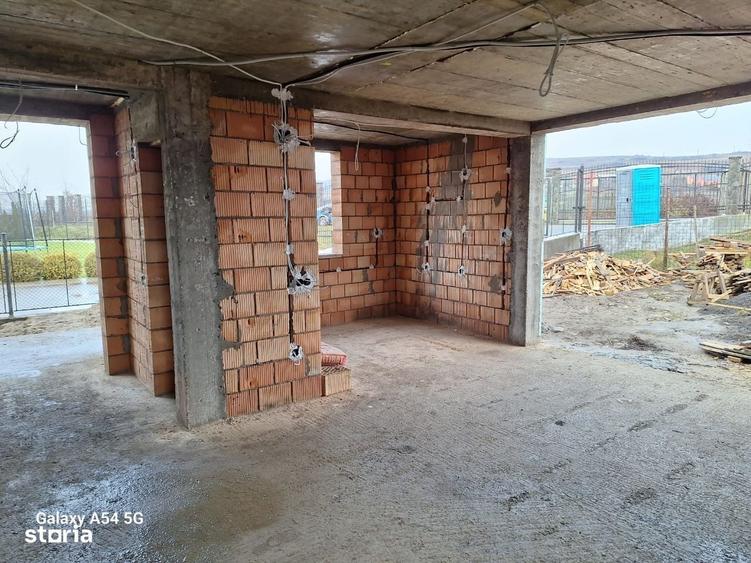 Casă cu 4 camere în Unirii