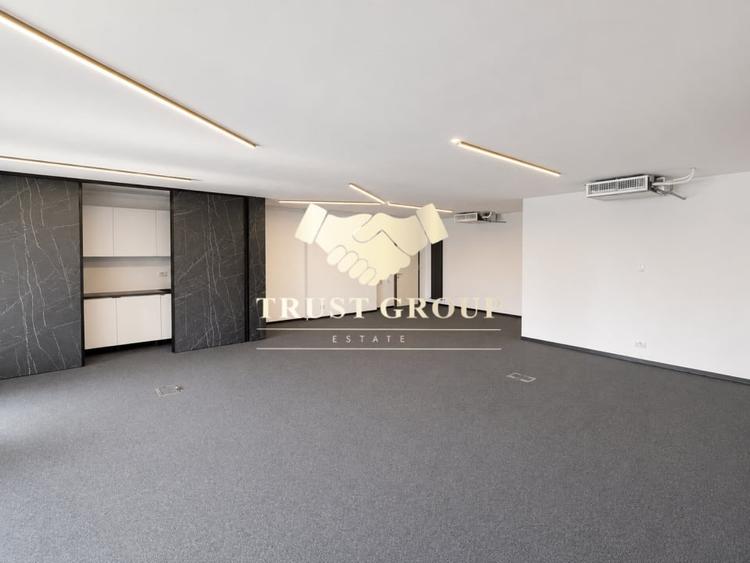 Apartament cu 5 camere în Floreasca