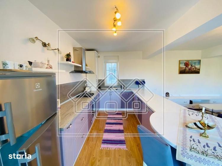 Apartament cu 3 camere decomandat în Calea Dumbrăvii