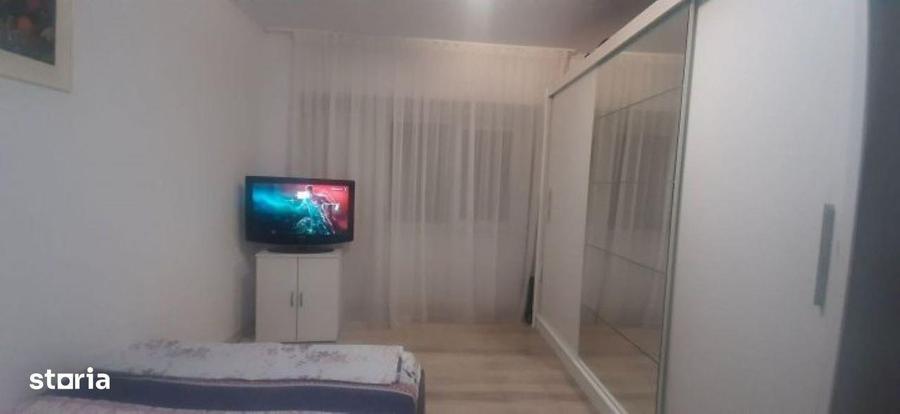Apartament cu 4 camere decomandat în ICIL