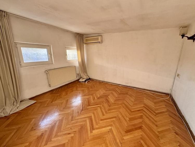 Casă cu 4 camere cu Teren 40 Mp în Vatra Luminoasă