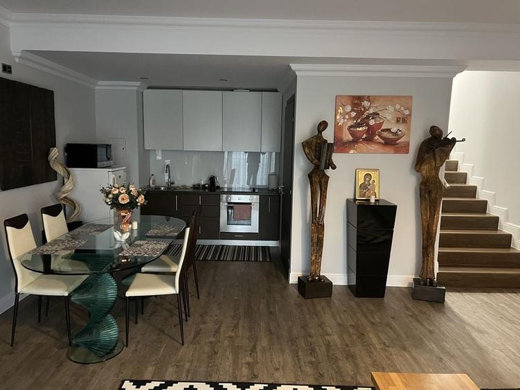 Apartament cu 2 camere decomandat în Poiana Brașov