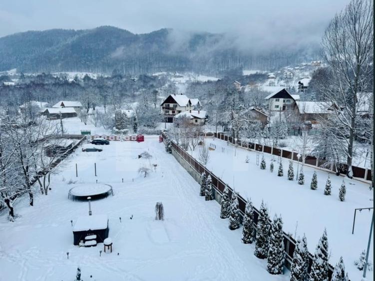 Casă individuală cu 9 camere cu Canalizare în Bran