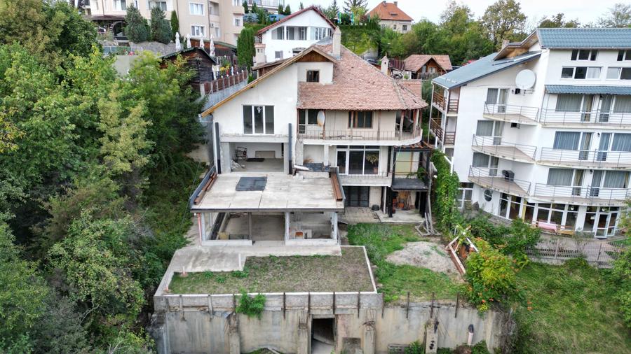 Casă cu 4 camere în Sud