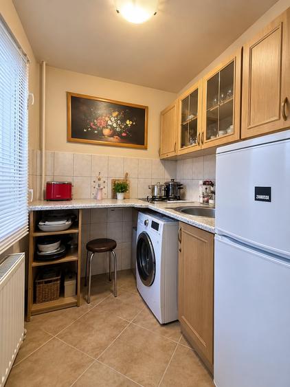 Apartament cu 2 camere semidecomandat, mobilat în Dacia