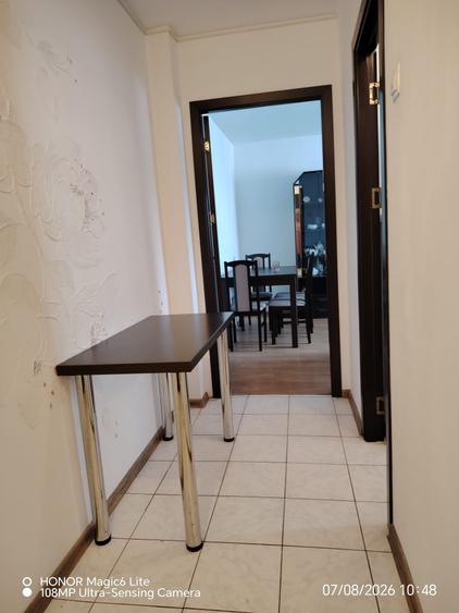 Apartament cu 3 camere decomandat în Bartolomeu