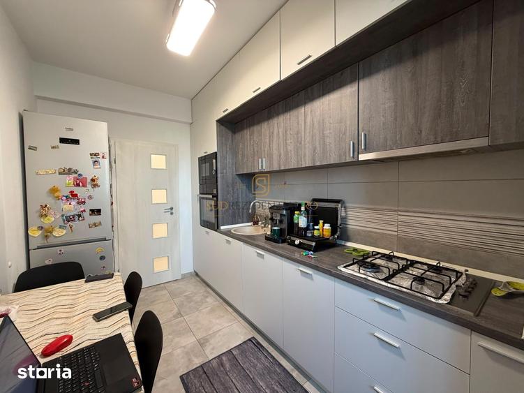Apartament cu 4 camere decomandat în Rahova