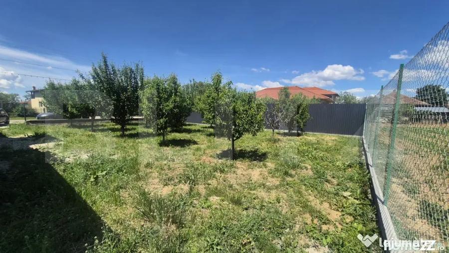 Casă cu 3 camere cu Teren 500 Mp în Lazuri