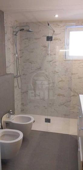 Apartament cu 3 camere decomandat în Florești