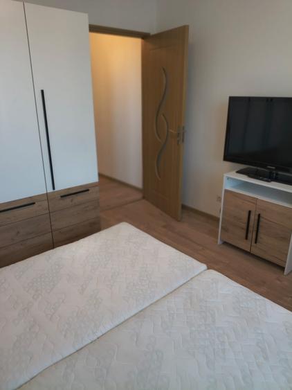 Zona Semiluna, 2 camere, decomandat - 5