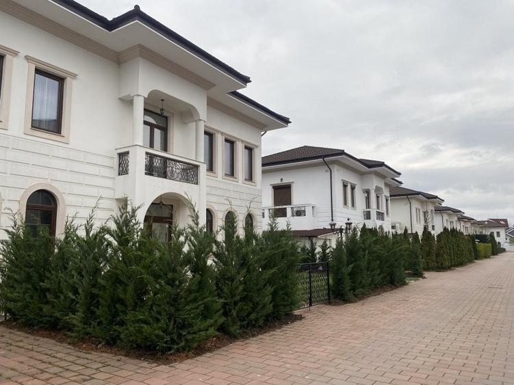 Casă individuală cu 6 camere cu Canalizare în Iancu Nicolae