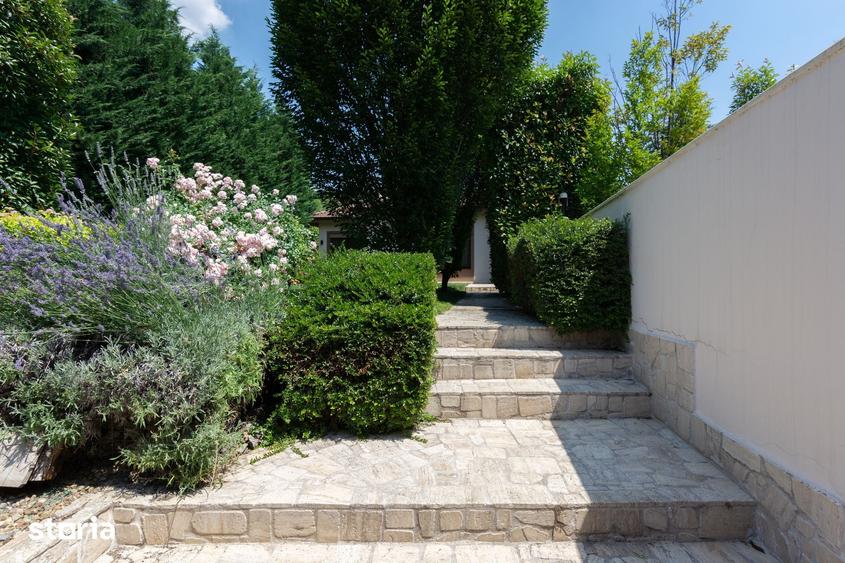 Casă cu 4 camere cu Teren 931 Mp în Iorga