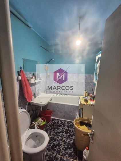 Apartament cu 4 camere decomandat în Micro IV