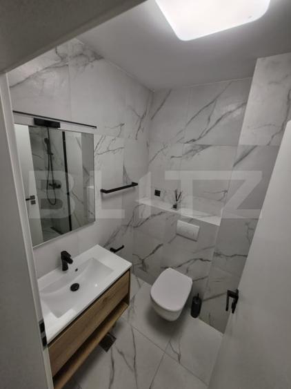 Apartament cu 3 camere semidecomandat, mobilat în Zorilor