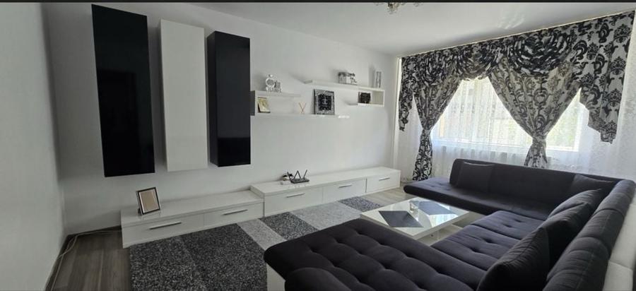 Apartament cu 3 camere decomandat în Micro 3
