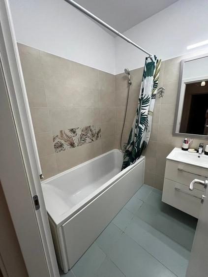 Apartament cu 2 camere decomandat în Podu Roș