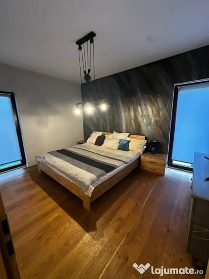 Apartament cu 3 camere decomandat în Gruia