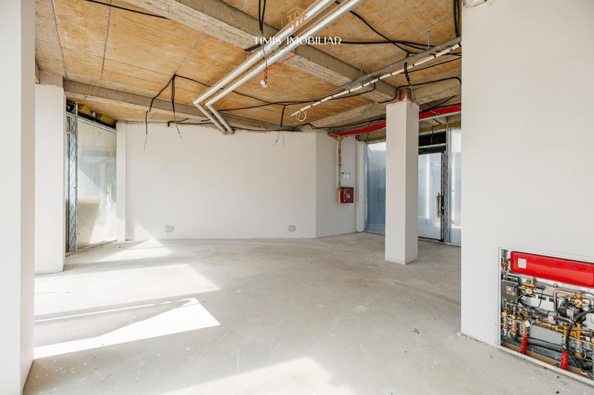 Spațiu comercial, de 53.599998474121 mp, în Central