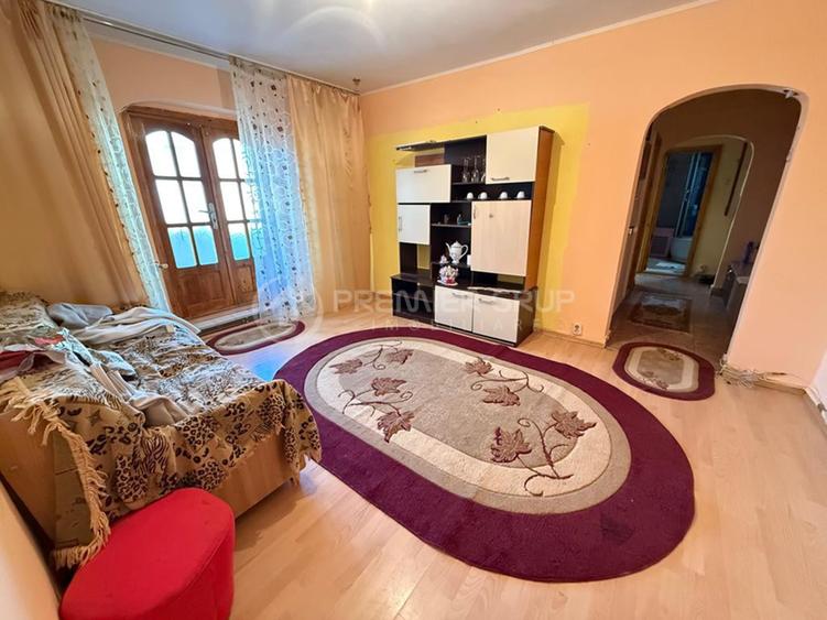 Apartament cu 3 camere în Mircea cel Bătrân