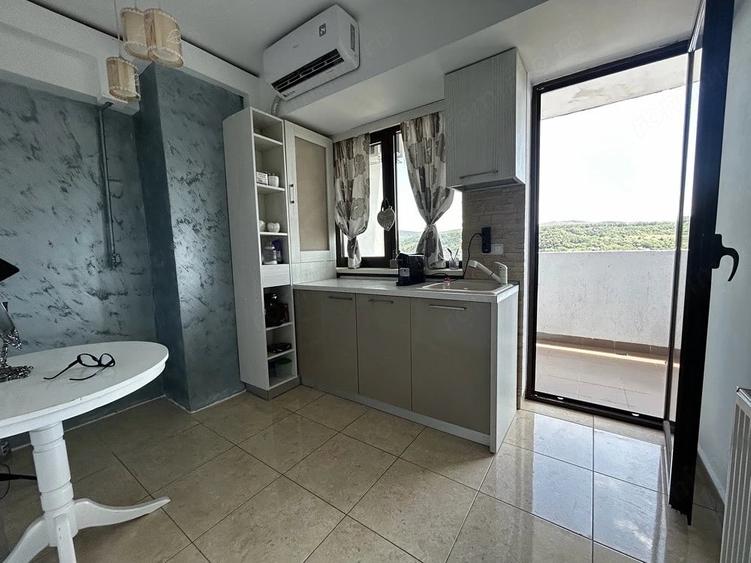 Apartament cu 3 camere decomandat în Ostroveni