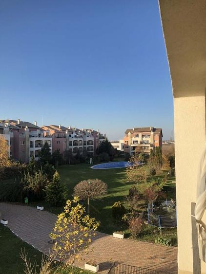 Apartament cu 3 camere decomandat în Tunari