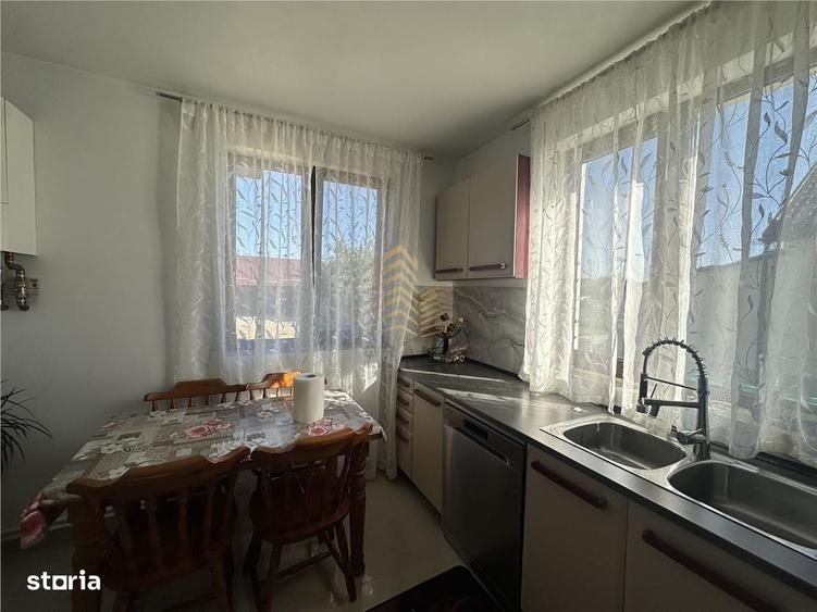 Casă cu 4 camere cu Teren 700 Mp în Viișoara