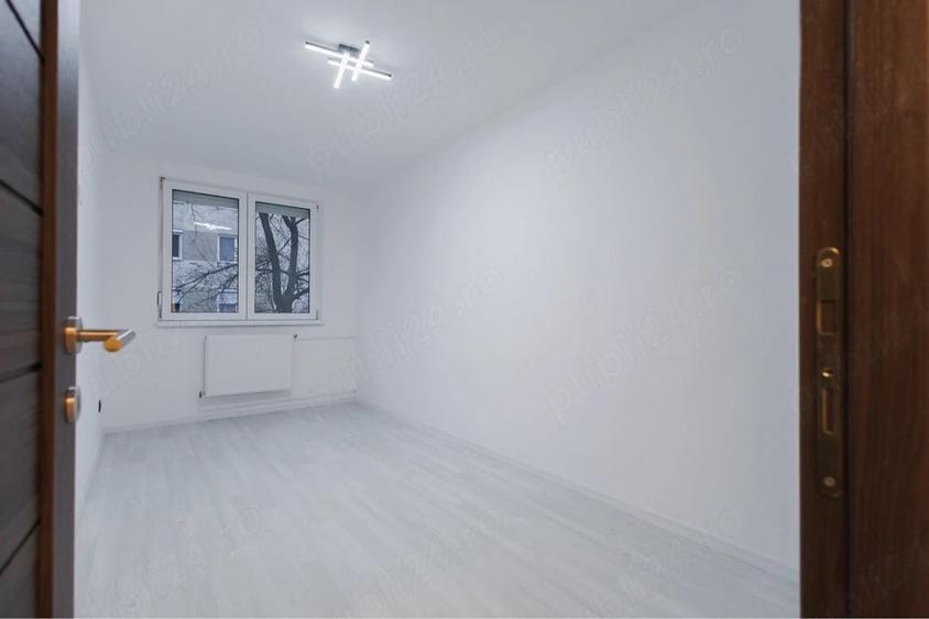 Apartament cu 3 camere semidecomandat în Central