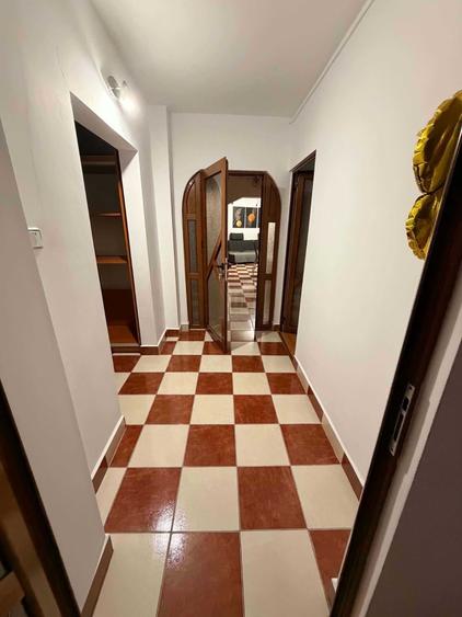 Apartament cu 3 camere decomandat în Nord