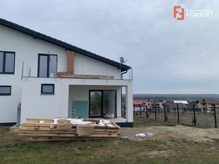 Casă individuală cu 5 camere cu Canalizare în Pișchia