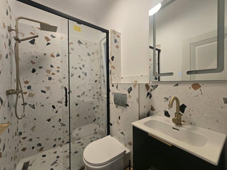 Duplex cu 5 camere cu Canalizare în Florești