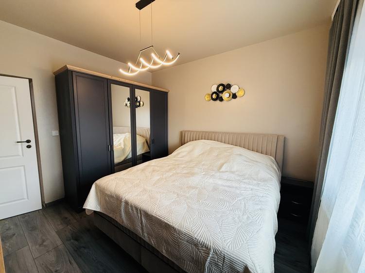 Duplex cu 3 camere cu Canalizare în Sânmihaiu Român