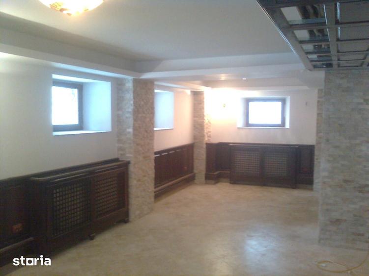 Spațiu comercial, de 200 mp, în Ultracentral