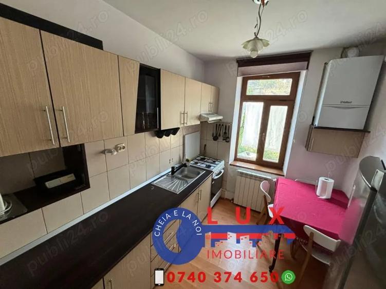 Casă cu 5 camere cu Teren 646 Mp în Babadag