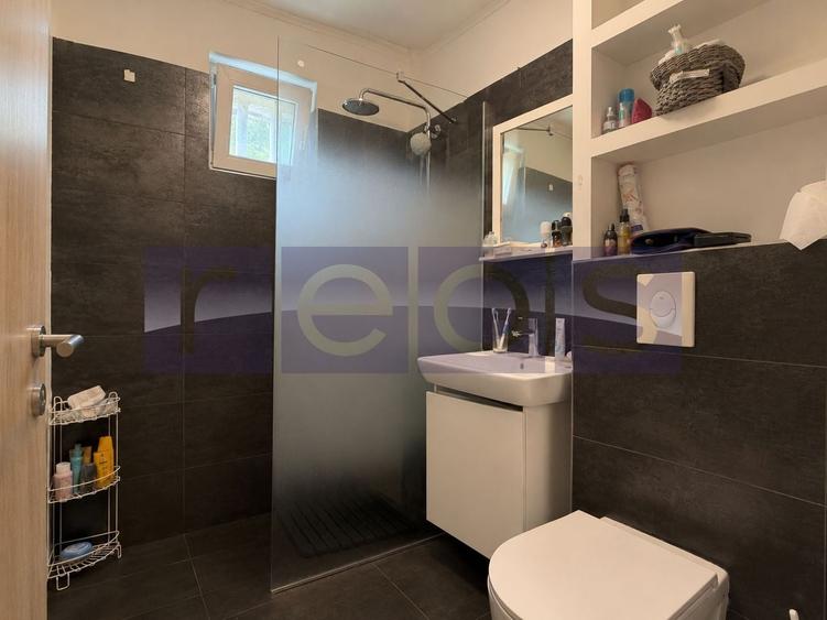 Apartament cu 3 camere semidecomandat, mobilat în Crângași