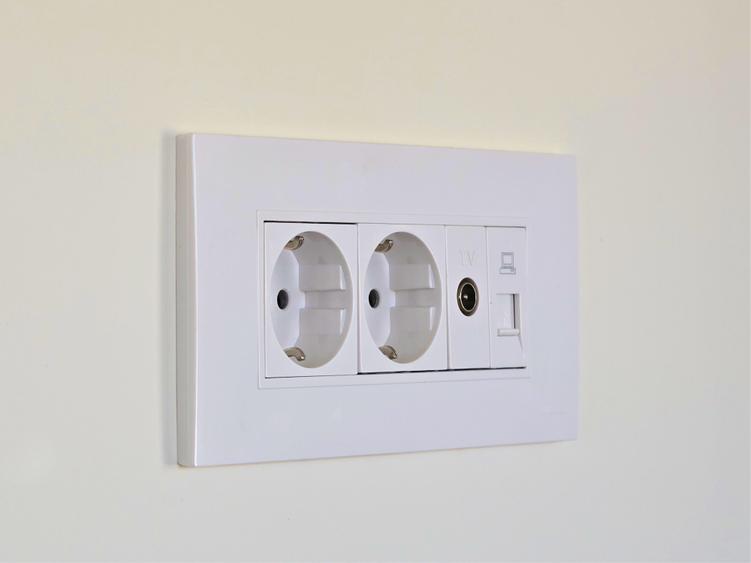 Casă individuală cu 5 camere cu Canalizare în Hlincea