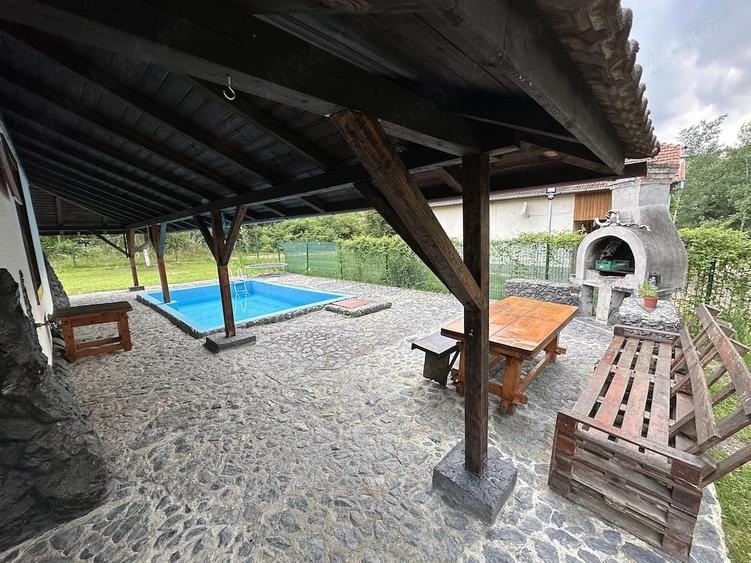 Casă cu Teren 800 Mp în Fârdea