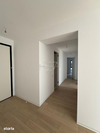 Apartament cu 4 camere decomandat în Tei