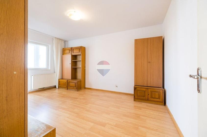 Apartament cu 2 camere decomandat în Calea București
